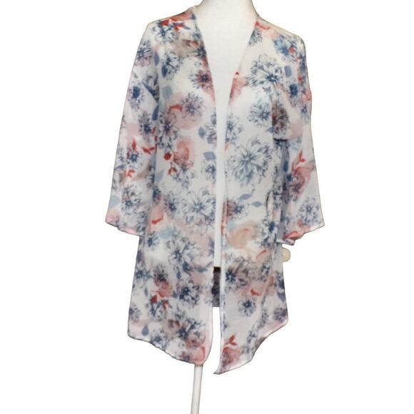 Star Vixen Tops - Star Vixen Sheer Floral Coverup with Gathered Back Flared Sleeves Size Small NWT